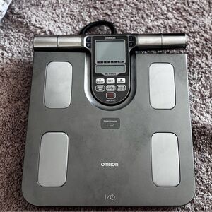 OMRON Gray Body Composition Analyzer with Handheld Monitor